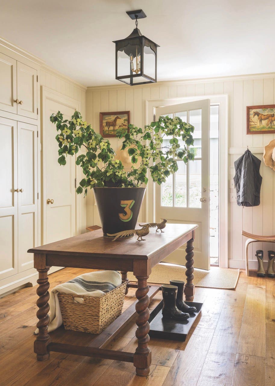 buccellato-design-mudroom_credit-adam-macchia-large.jpg
