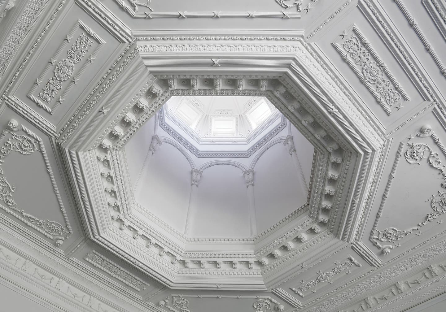 jp-weaver-great-room-coffer_skylight.jpg